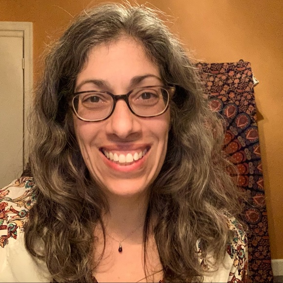 Meet your Posher, Christa - Picture 1 of 1